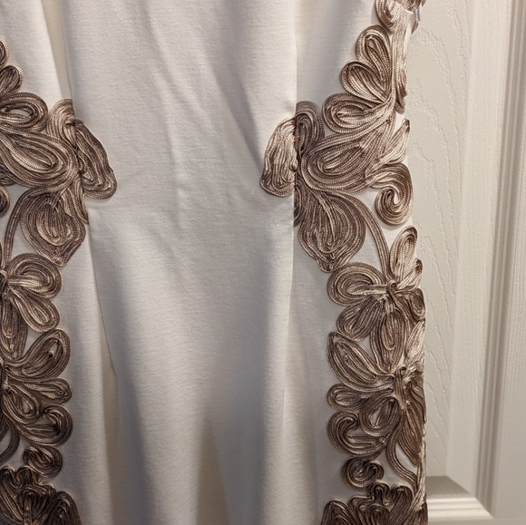White bodycon dress with gold embroidery - Picture 4 of 4